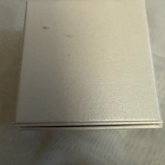 Van Cleef & Arpels 💯% Authentic luxury Green Velvety Jewelry or storage Box Set - Picture 7 of 8